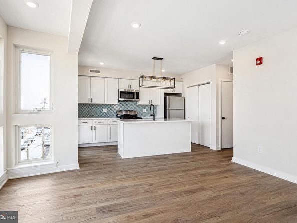 138-40 Tasker St, Philadelphia PA 19148