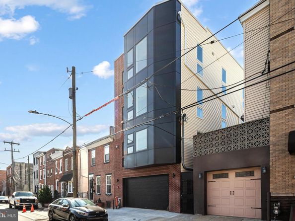 138-40 Tasker St, Philadelphia PA 19148