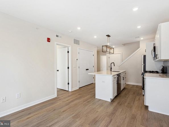 138-40 Tasker St, Philadelphia PA 19148
