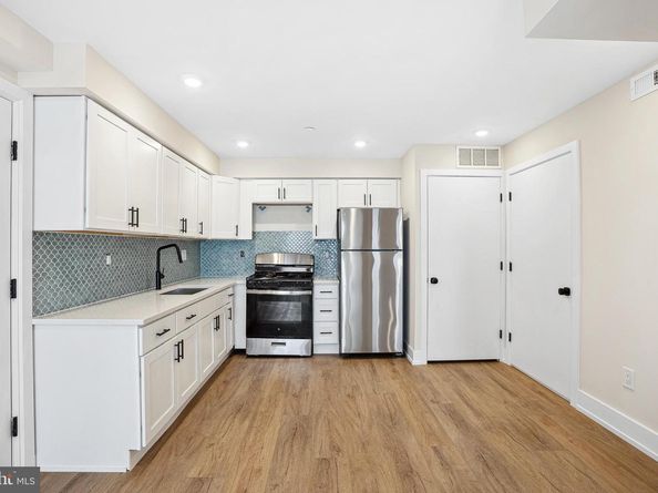 138-40 Tasker St, Philadelphia PA 19148