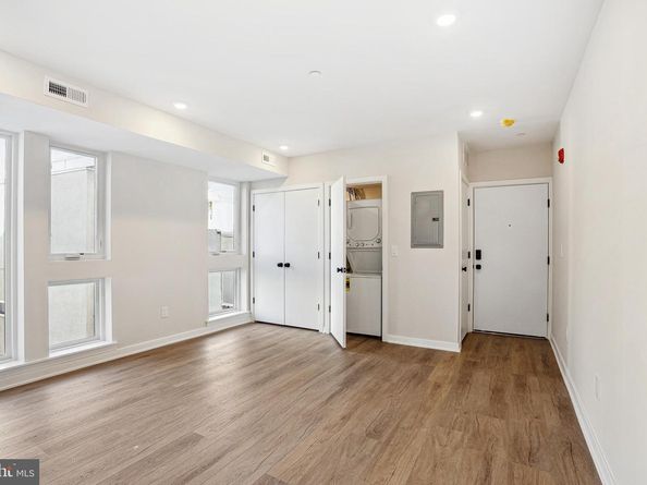 138-40 Tasker St, Philadelphia PA 19148