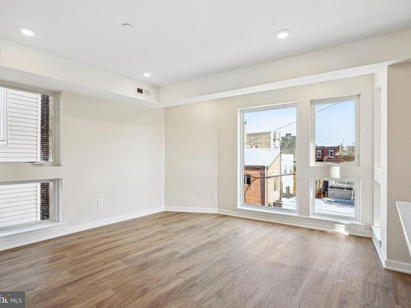 138-40 Tasker St, Philadelphia PA 19148