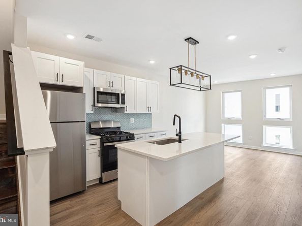 138-40 Tasker St, Philadelphia PA 19148