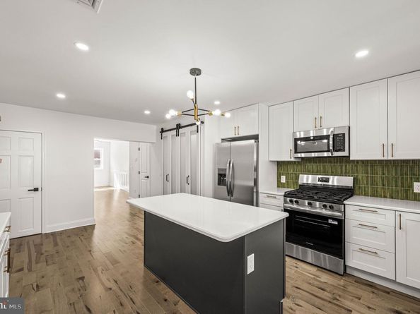 1921 S 10TH Street, Philadelphia PA 19148
