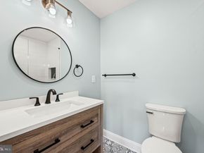 1921 S 10TH Street, Philadelphia PA 19148