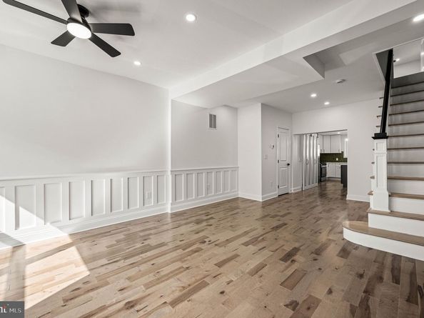 1921 S 10TH Street, Philadelphia PA 19148