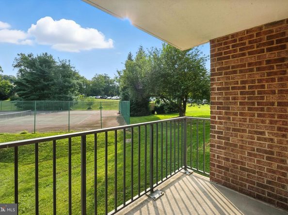 2311 Pimmit Drive 106, Falls Church VA 22043