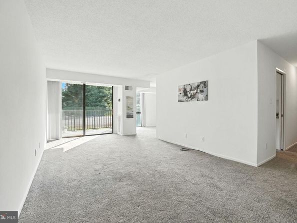 2311 Pimmit Drive 106, Falls Church VA 22043