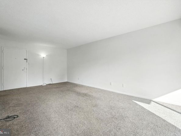 2311 Pimmit Drive 106, Falls Church VA 22043