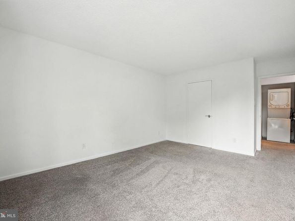 2311 Pimmit Drive 106, Falls Church VA 22043