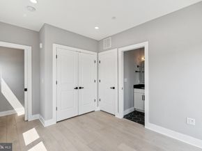1915 H Street NE PH2, Washington DC 20002