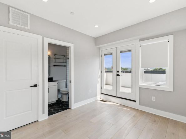1915 H Street NE PH2, Washington DC 20002