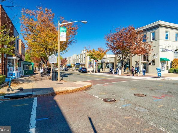 181 E Reed Avenue 204, Alexandria VA 22305