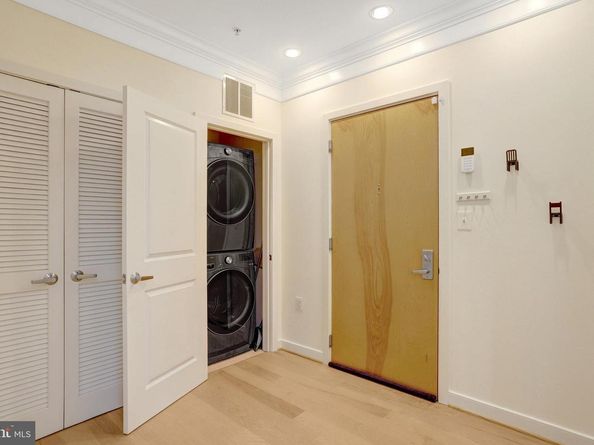 181 E Reed Avenue 204, Alexandria VA 22305