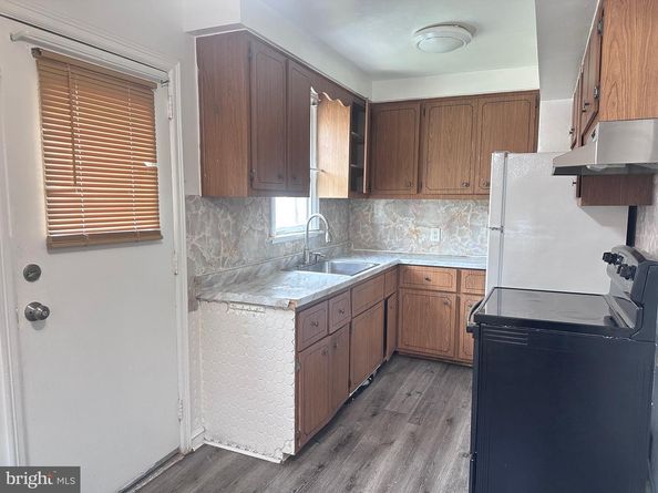 1819 Oakmont Street, Philadelphia PA 19111