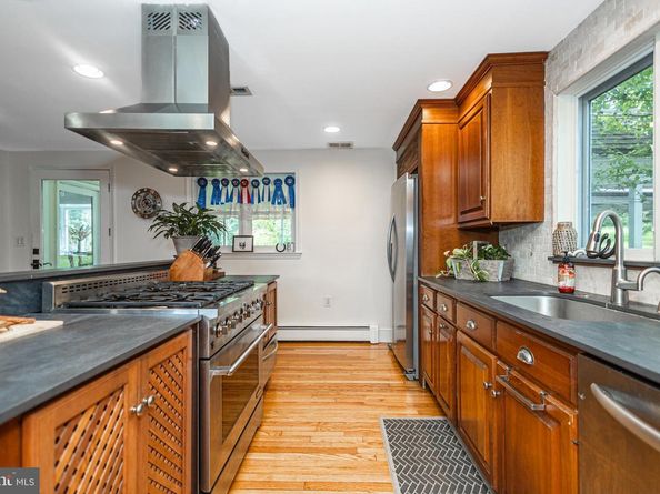 439 Brownsburg Road W, Newtown PA 18940
