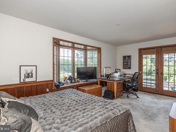 439 Brownsburg Road W, Newtown PA 18940