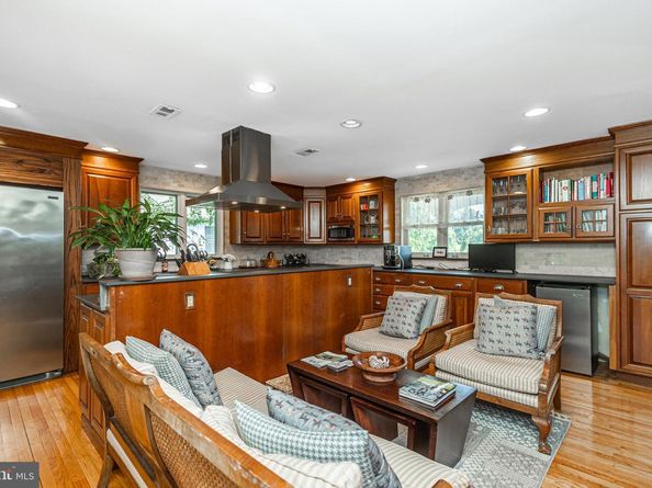 439 Brownsburg Road W, Newtown PA 18940