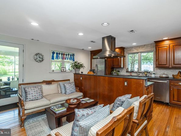 439 Brownsburg Road W, Newtown PA 18940