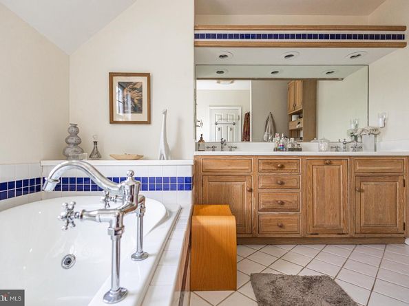 439 Brownsburg Road W, Newtown PA 18940