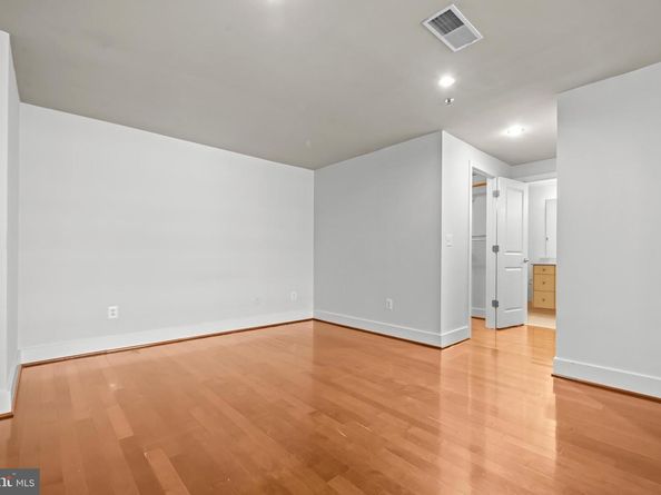 520 John Carlyle Street 108, Alexandria VA 22314