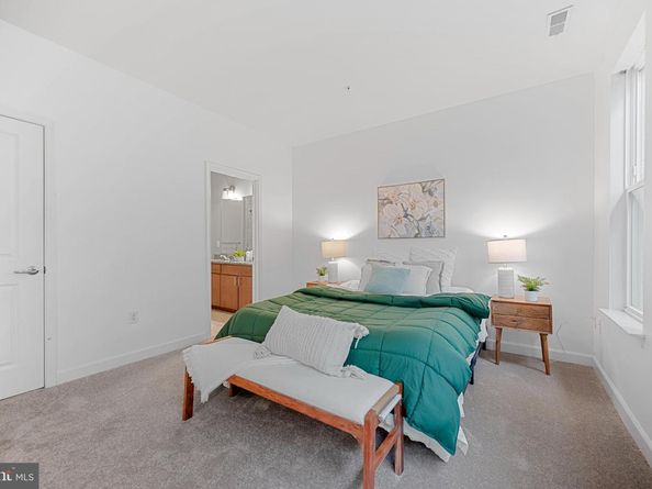 2517 Sayles Place SE 10, Washington DC 20020