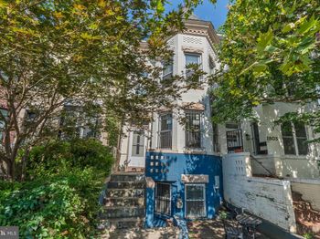 2805 11TH Street NW