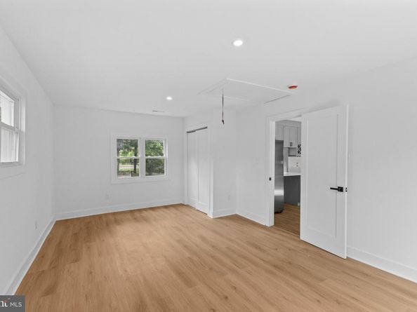 290 Oxford Valley Road, Yardley PA 19067