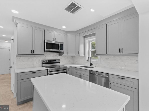 290 Oxford Valley Road, Yardley PA 19067