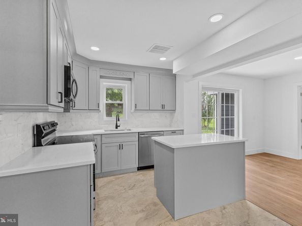 290 Oxford Valley Road, Yardley PA 19067