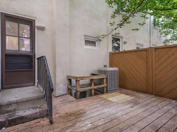250 S Alder Street, Philadelphia PA 19107