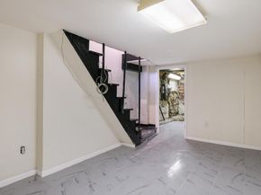 250 S Alder Street, Philadelphia PA 19107