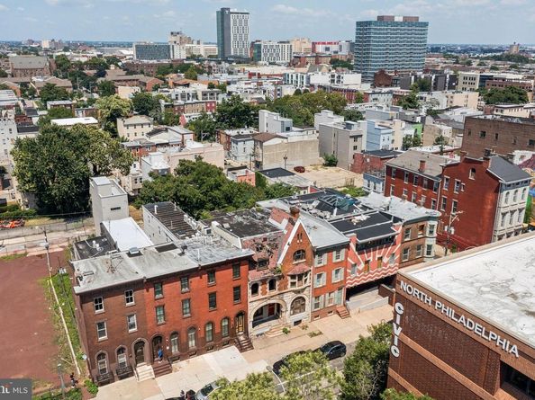 1609 W Girard Avenue, Philadelphia PA 19130