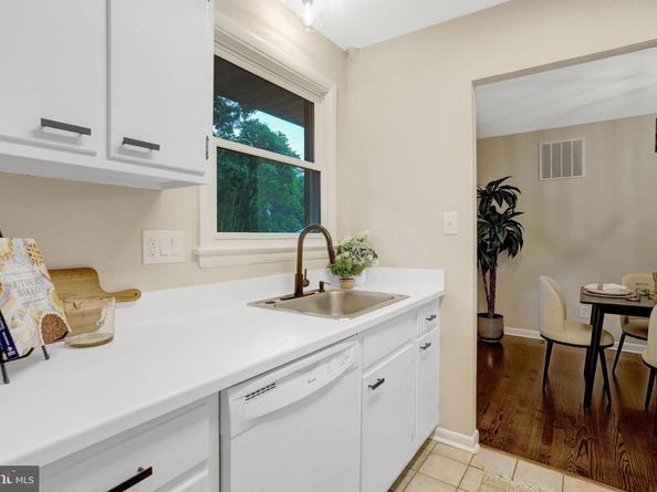 4206 16TH Road S, Arlington VA 22204