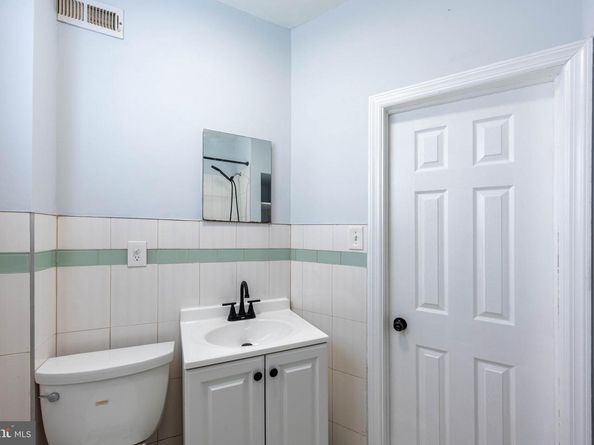 2607 S Fairhill Street, Philadelphia PA 19148