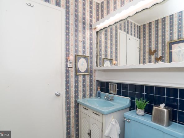 15 Venture Lane, Levittown PA 19054