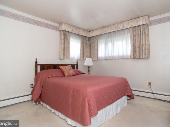 15 Venture Lane, Levittown PA 19054