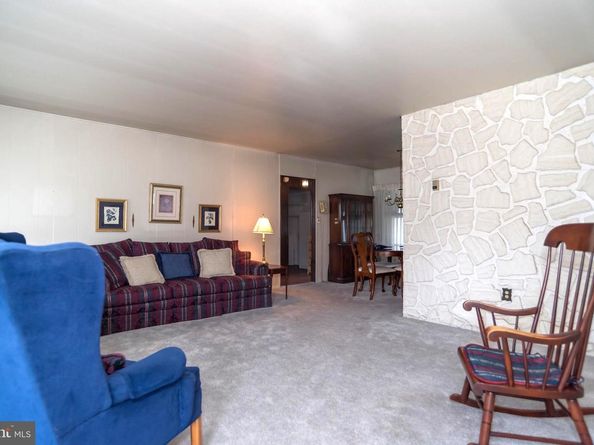 15 Venture Lane, Levittown PA 19054