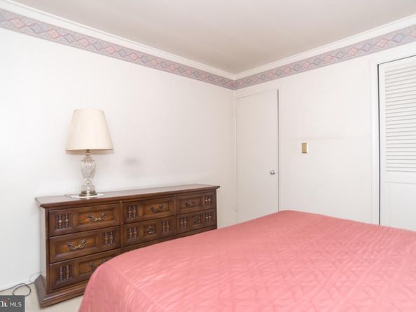 15 Venture Lane, Levittown PA 19054