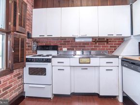 15 Venture Lane, Levittown PA 19054