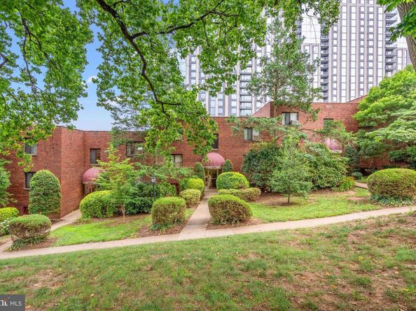 1563 N Colonial Terrace 401Z, Arlington VA 22209