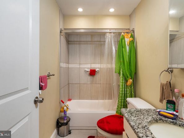 927 S 60TH Street, Philadelphia PA 19143