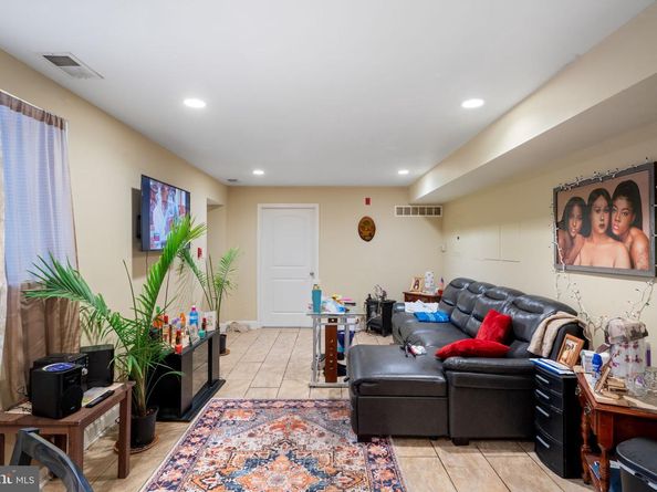 927 S 60TH Street, Philadelphia PA 19143