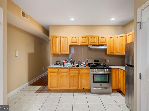 927 S 60TH Street, Philadelphia PA 19143
