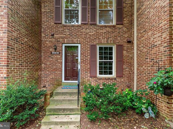 2446 S Walter Reed Drive 2, Arlington VA 22206