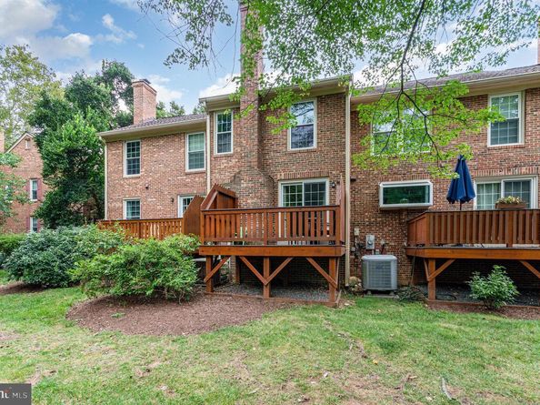 2446 S Walter Reed Drive 2, Arlington VA 22206