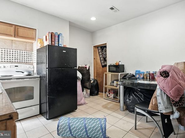 3846 W Girard Avenue, Philadelphia PA 19104