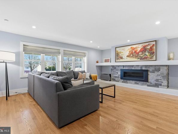 420 Fawn Hill Lane, Penn Valley PA 19072