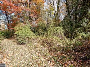 7640 Tremayne 202, Mclean VA 22102