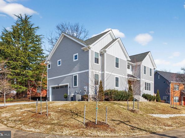 7405 Storm Court, Falls Church VA 22043